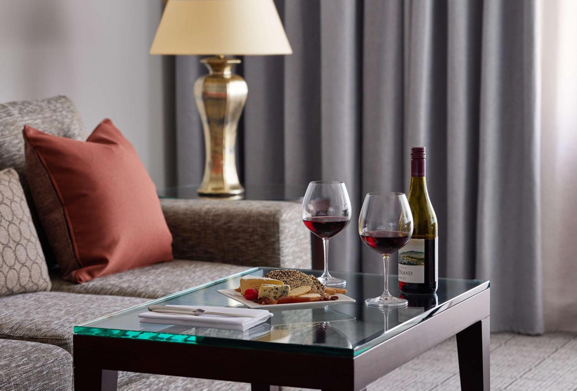 Hyatt Hotel Canberra - A Park Hyatt Hotel Luaran gambar A wine table